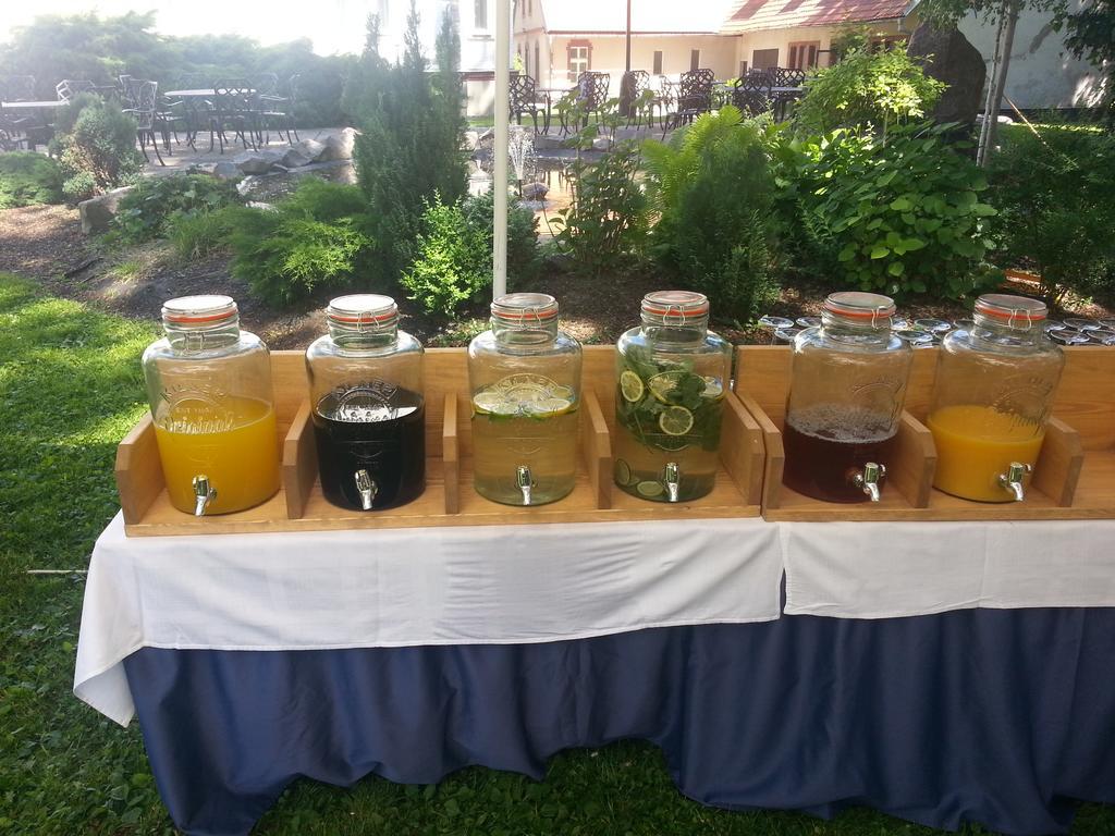 Siesta Rodinny Resort Pardubice Zewnętrze zdjęcie